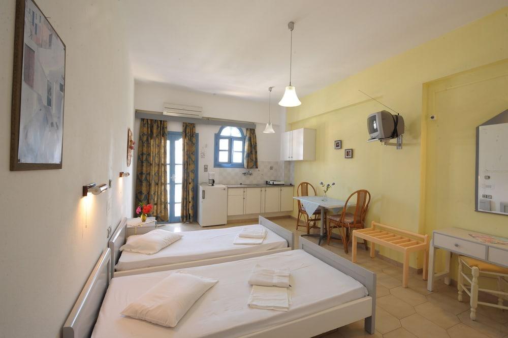 Sirena Apartments Agia Pelagia  Exterior photo